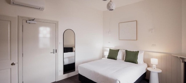 Palfreymans Arcade Central NoHo 1 Bed Apartment 5