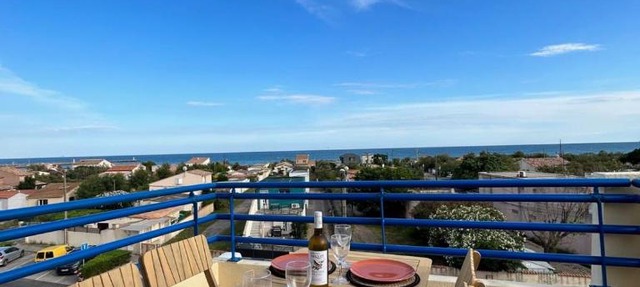 Panoramic 180 terrace with sea and pond views