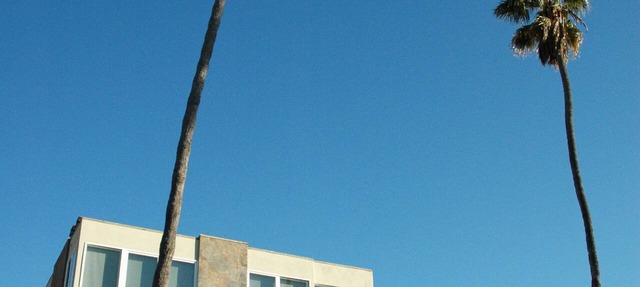 Panoramic Ocean Views, Spacious Condo, Walk to The Beach! W/Parking.