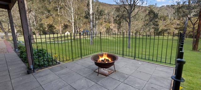 Parsons Flat River Barn: Enjoy a world of adventure or unwind on the porch