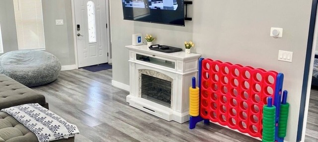 Pasadena Retreat Walking Distance to Rose Bowl and Downtown.