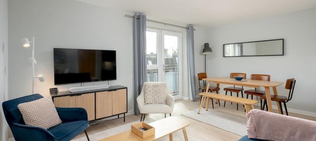 Pass the Keys Spacious Bright Modern Edinburgh City Flat