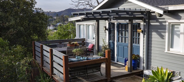Peaceful Hillside Garden Cottage