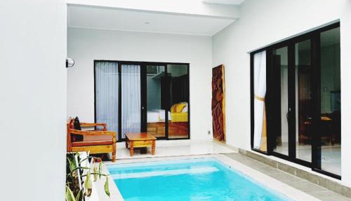 Peaceful Private 4 BR YY Bali Villa, Jimbaran Nusa Dua, In Central Kuta