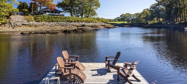 Peaceful Riverfront Retreat