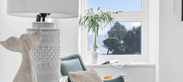 Penthouse, Luxury 2 Bed, 2 Bathroom, Apartment with Sea Views and a Lift