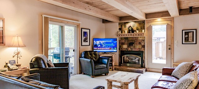 Penthouse-Upscale-Family style - Walking distance to Lift, Town, Pool