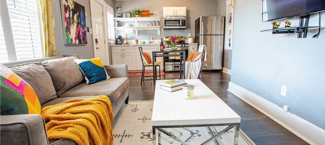People’s Choice: Central Location, Prkg & Patio