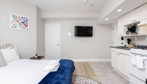 Petit Studio in Back Bay