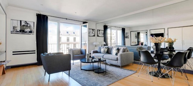 Pick A Flat's Apartment in Montaigne - Avenue Montaigne