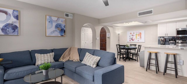 Pickleball, 3 pools & hot tubs, gated community, free parking, New listing.