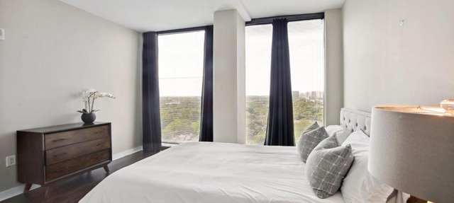 Piedmont Park 3 bdrm with city views