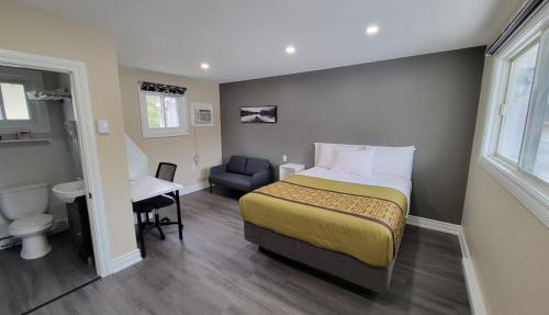 Pine Motel
