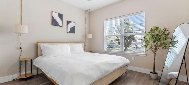 Pinnacle Apartments W Amenties by Heavenly Homes