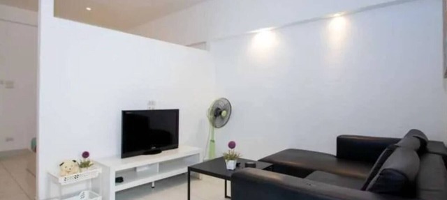 Pleasant Simple Vacation Studio Condo - AC - WiFi - Close to Chiang Mai centre