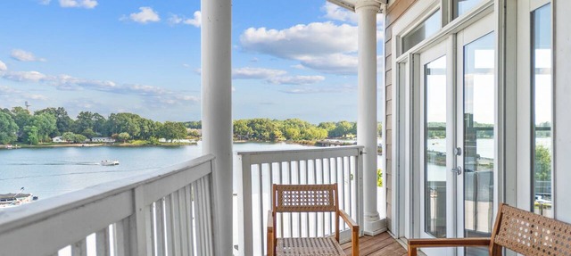 Point of View by SoCharm | Luxury Lakefront Condo | Deck | Sleep 6