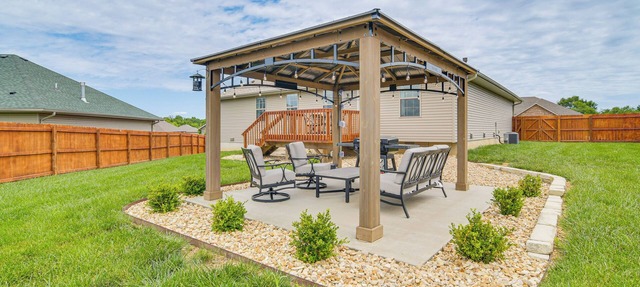 Pool Access, Grill & Gazebo: Ozark Getaway!