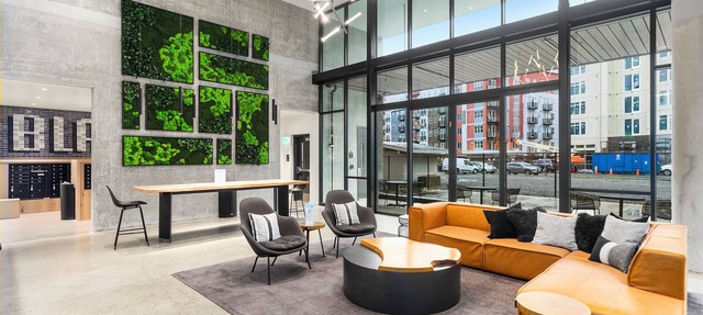 Posh Lofty Pad in Central Redmond