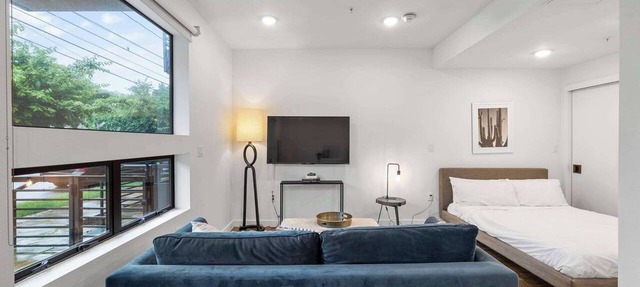 Prime DT ATX Studio | Mins to Rainey St | Patio
