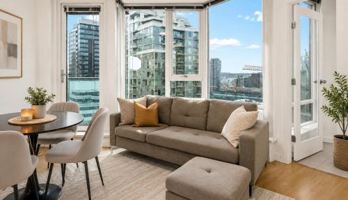 Prime Hamilton Street 2-Bedroom Vancouver Stay