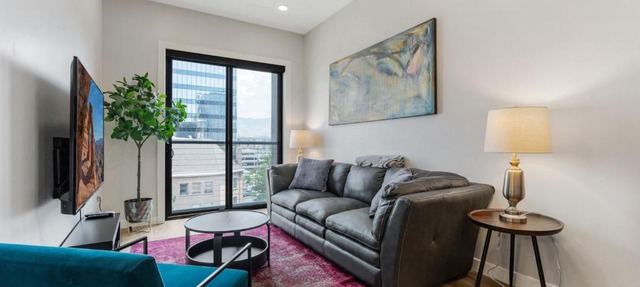 Prime Location Downtown Temple Sq Salt Palace 1BD