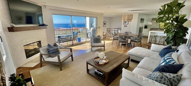 Prime Manhattan Beach Location~Blocks to Beach~Panoramic View~Fabulous Home