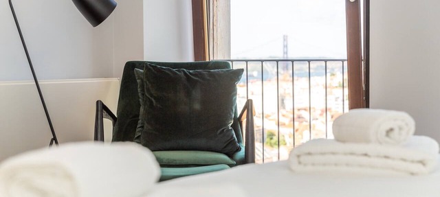 Príncipe Real 3 - Lookout, Luxurious three bedroom apartment overlooking the Tagus!