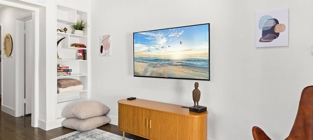 Private 1BR Modern Home in Westchester w/Parking