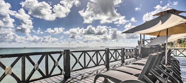 Private Balcony w/Views: Oceanfront Cancun Condo!