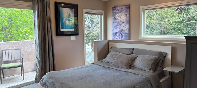 Private Luxury Studio with Parking and Laundry.