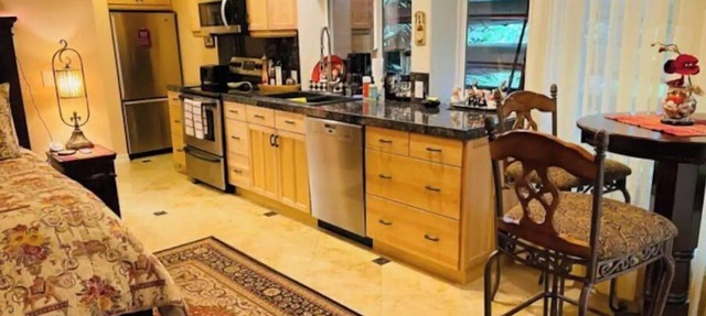 Private studio, gated house, Seattle-Bellevue.