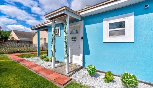 Private Studio wprivate Entry Near UCF & Airport