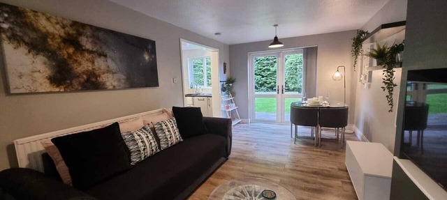 Professional & NHS Stay 2-Bed + Parking