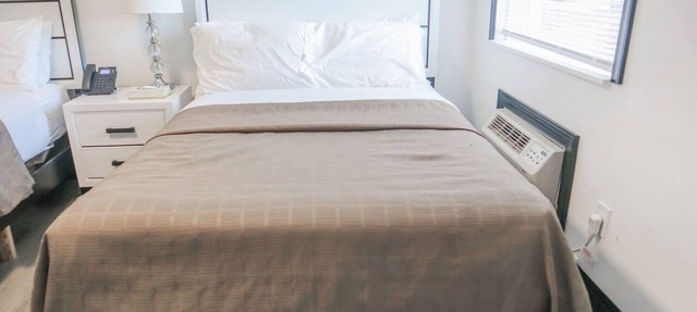 Queen Bed | Ronks, PA