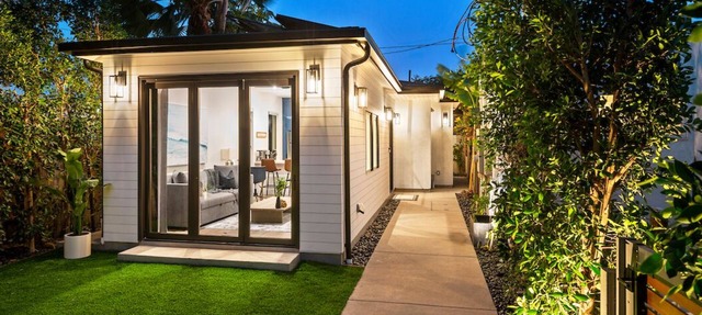 Quiet and Elegant Retreat for 4 Travelers