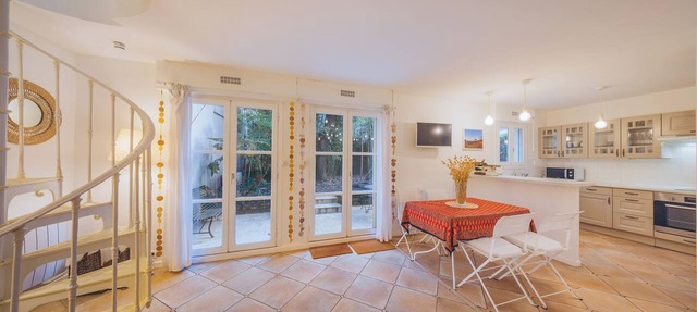 Quiet duplex with private garden and terrace