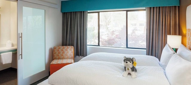 Quiet Seattle Spot | Perfect for Couple: Bustling University Village