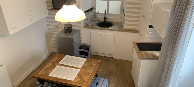 Quiet townhouse near park/castle and INSEAD
