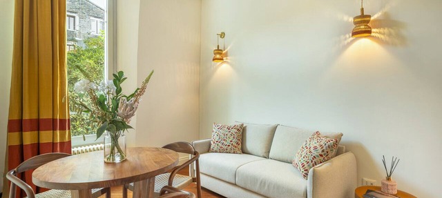 Rafts Bright Loft R&R