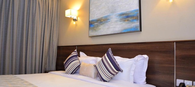 Razana Hotel