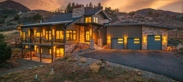 Red Rock Mountain View Luxury Retreat