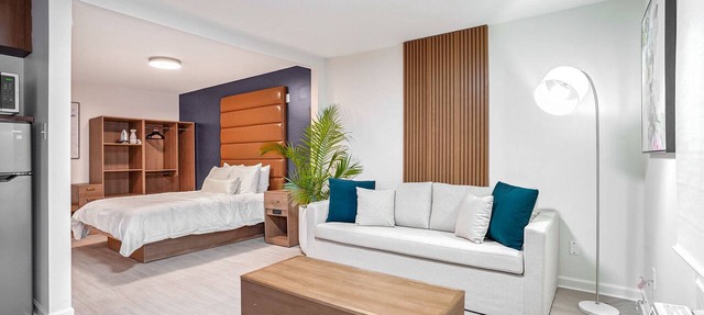 Redamo Suites