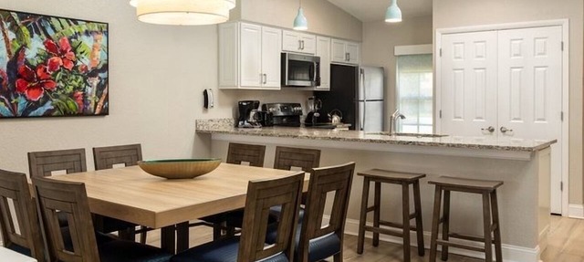Relax in Orlando – Spacious Villa w/Kitchen, Pools & Waterpark Near Parks