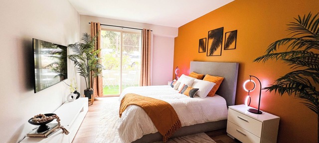 Relaxing 2 BR Oasis w/Parking