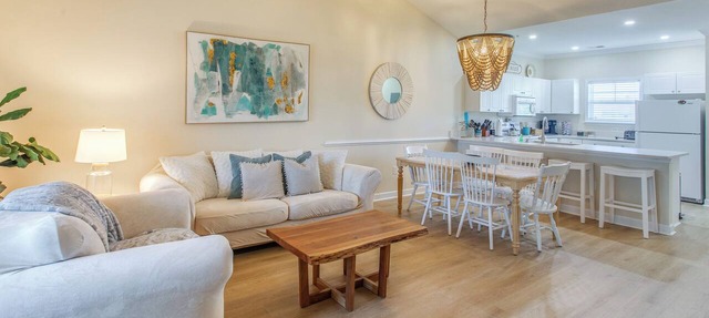 Resort Condo w/Pool Access Near Barefoot Landing!
