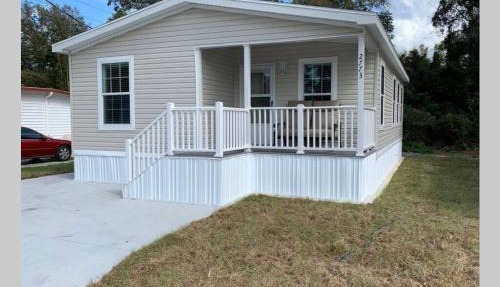 Resort Cottage near parks at Great Price!