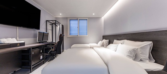 Rest Hotel