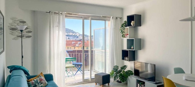 Risso - charming one bedroom with a balcony