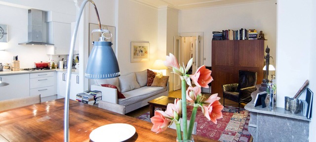 Romantic, luxurious, situated near the cultural highlights of Amsterdam