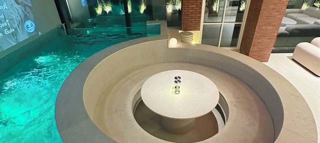 Romantic Luxury Penthouse in Trendy Hongdae with Private Rooftop Pool